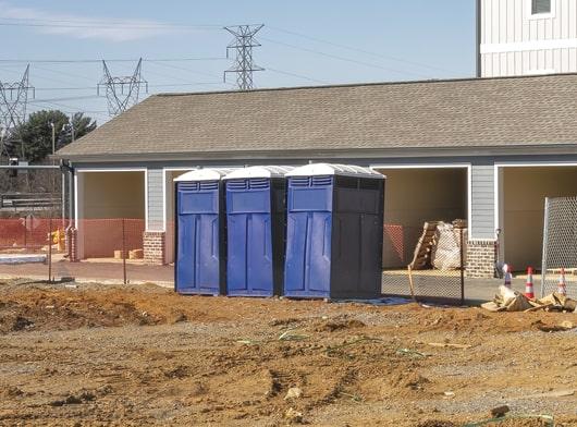 the number of construction porta potties needed for a job site depends on the size and duration of the project, as well as the number of workers on site